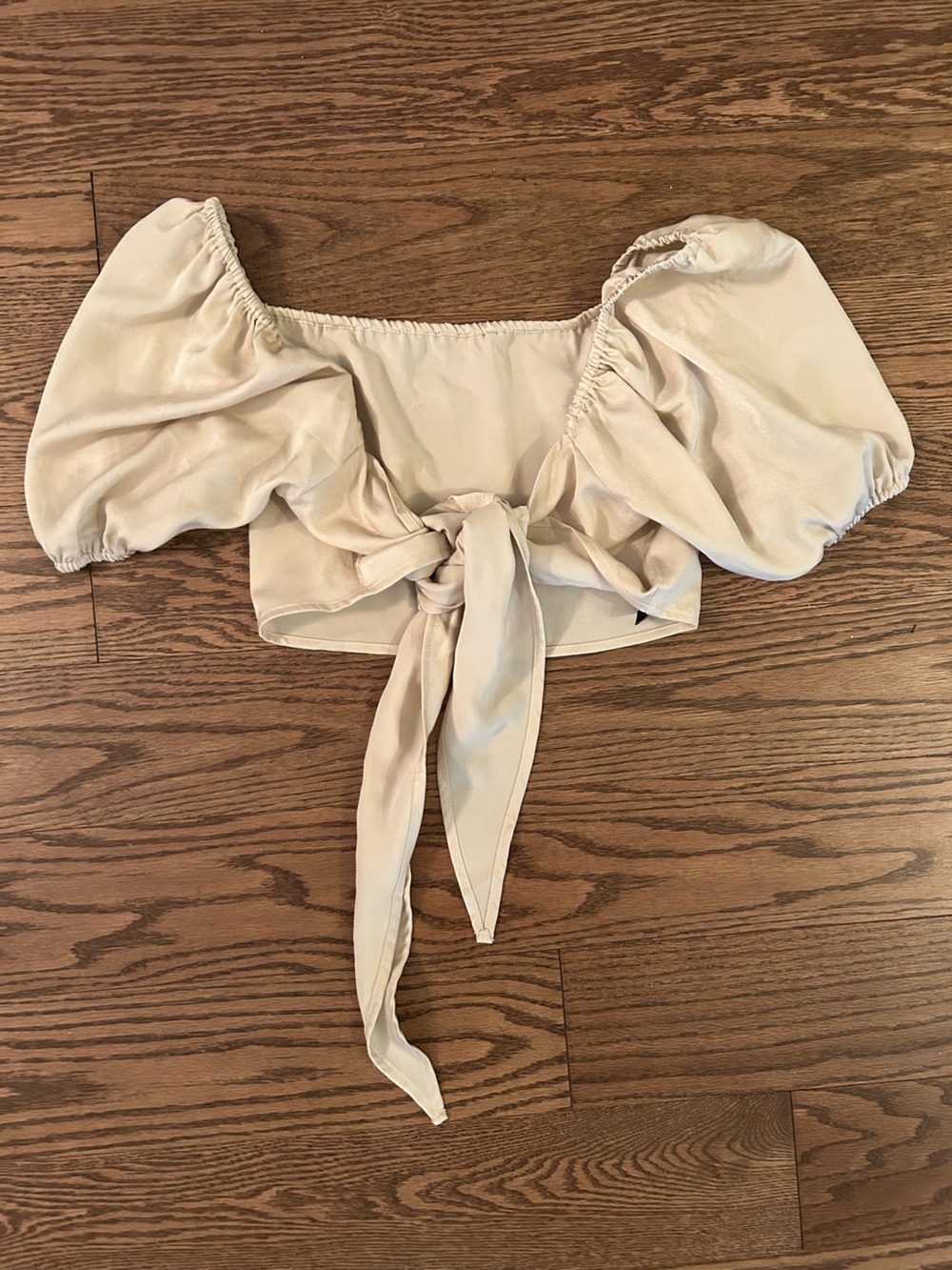 Off the Shoulder Tie Front Crop Top L